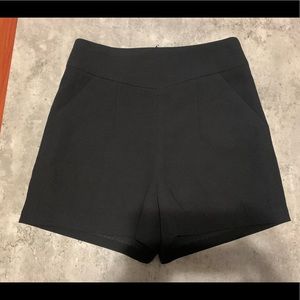 Noul (Oak + Fort brand) Black High Rise Dress Shorts - Size Small